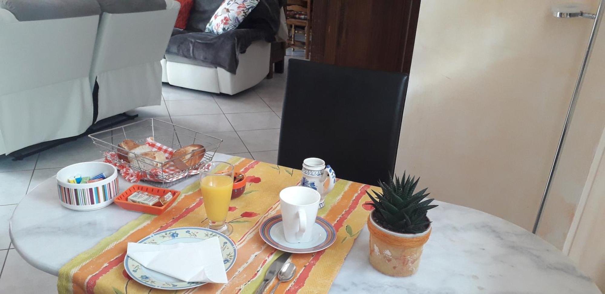 Lauriers Roses Bed & Breakfast Puisserguier ภายนอก รูปภาพ